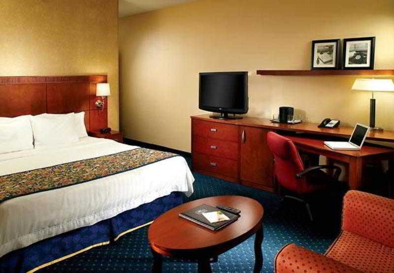 Hotel Courtyard By Marriott Executive Park/emory 3*